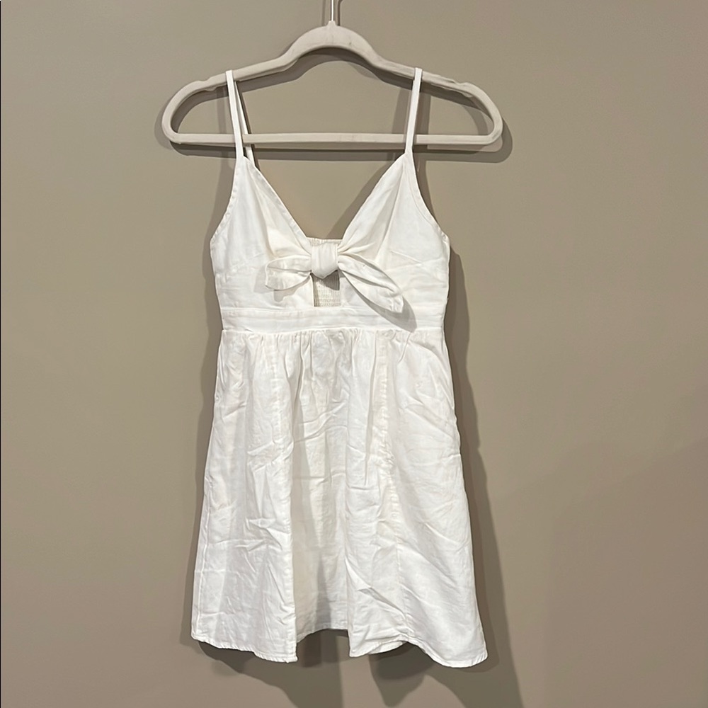 White Sleeveless Dress with Bow